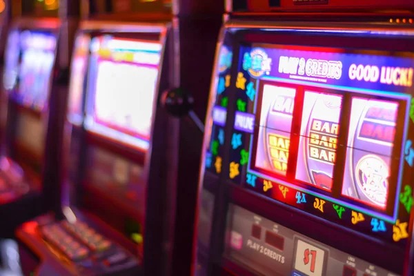 miliar slot77 platform interface showing slot games and live casino
